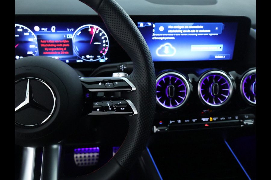 Mercedes-Benz GLA 250 e AMG Plug-In Hybride AMG Line | Head-up-Display | Distronic | 11Kw Laden | Stuur en Stoelverwarming | Sfeerverlichting. Inclusief 48 maanden Mercedes-Benz Certified garantie voor Europa.