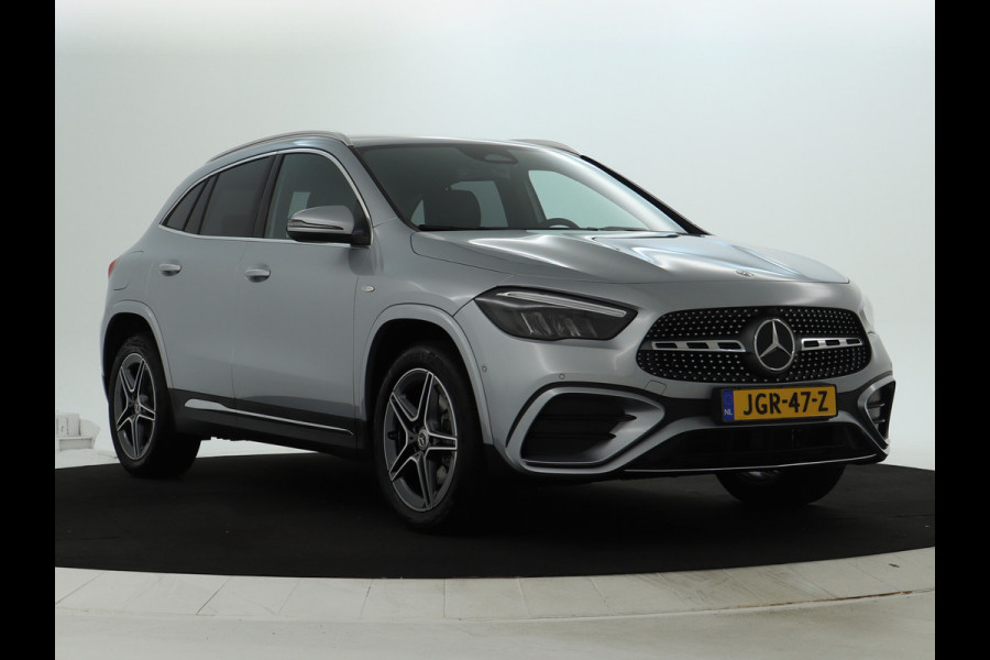 Mercedes-Benz GLA 250 e AMG Plug-In Hybride AMG Line | Head-up-Display | Distronic | 11Kw Laden | Stuur en Stoelverwarming | Sfeerverlichting. Inclusief 48 maanden Mercedes-Benz Certified garantie voor Europa.