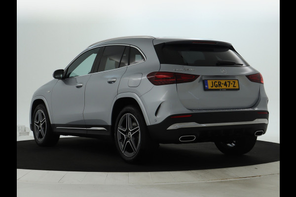 Mercedes-Benz GLA 250 e AMG Plug-In Hybride AMG Line | Head-up-Display | Distronic | 11Kw Laden | Stuur en Stoelverwarming | Sfeerverlichting. Inclusief 48 maanden Mercedes-Benz Certified garantie voor Europa.