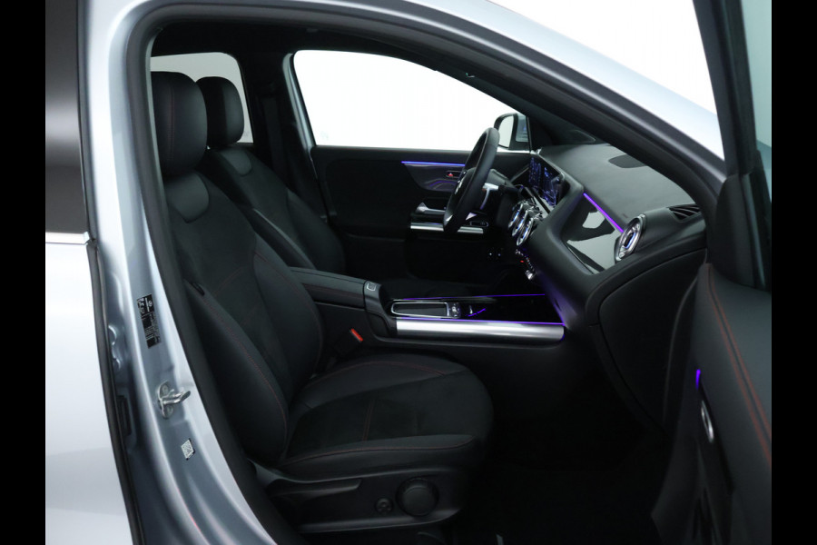 Mercedes-Benz GLA 250 e AMG Plug-In Hybride AMG Line | Head-up-Display | Distronic | 11Kw Laden | Stuur en Stoelverwarming | Sfeerverlichting. Inclusief 48 maanden Mercedes-Benz Certified garantie voor Europa.