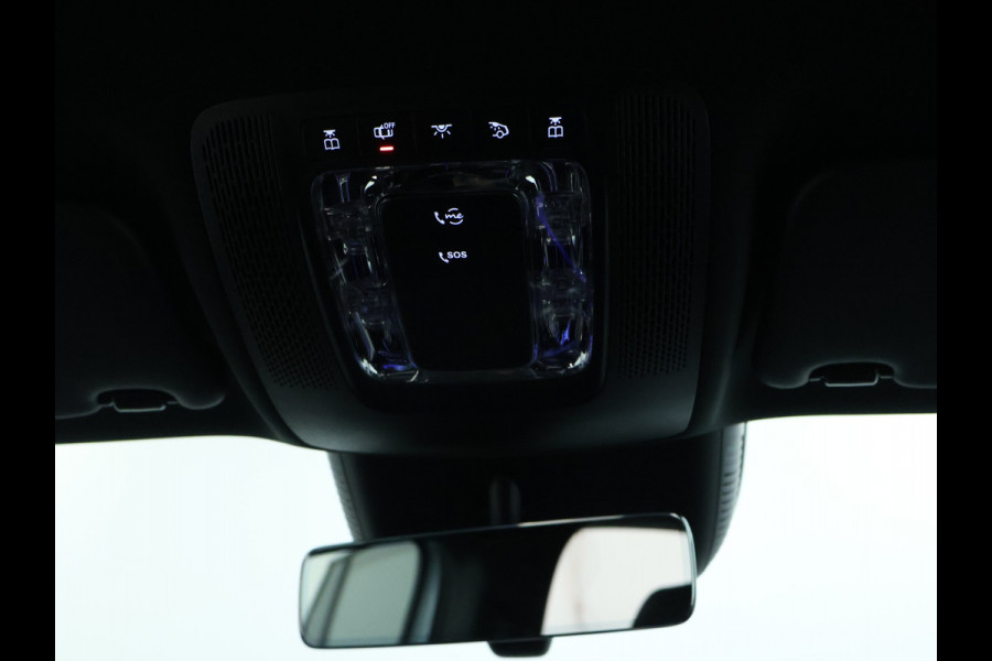 Mercedes-Benz GLA 250 e AMG Plug-In Hybride AMG Line | Head-up-Display | Distronic | 11Kw Laden | Stuur en Stoelverwarming | Sfeerverlichting. Inclusief 48 maanden Mercedes-Benz Certified garantie voor Europa.