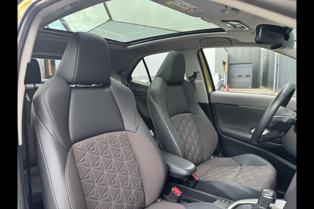 Toyota Yaris Cross 1.5 Hybrid Executive / Bi tone | Pano dak | Trekhaak | JBL | BSM | Rijklaar!!! Toyota Yaris Cross 1.5 Hybrid Executive / Bi tone | Pano dak | Trekhaak | JBL | BSM | Rijklaar!!!