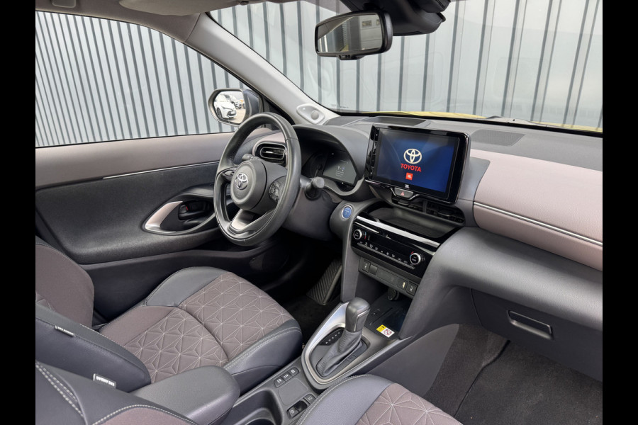 Toyota Yaris Cross 1.5 Hybrid Executive / Bi tone | Pano dak | Trekhaak | JBL | BSM | Rijklaar!!!