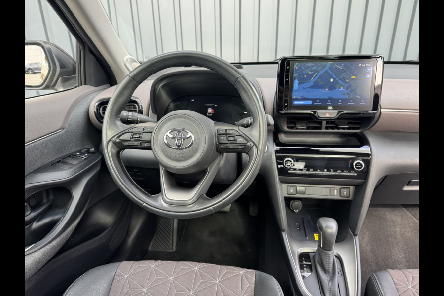 Toyota Yaris Cross 1.5 Hybrid Executive / Bi tone | Pano dak | Trekhaak | JBL | BSM | Rijklaar!!!