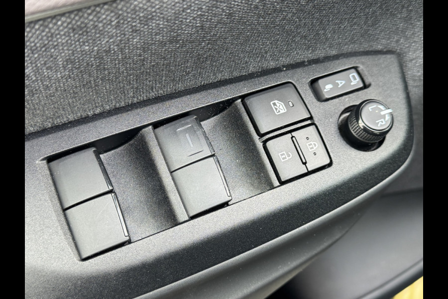 Toyota Yaris Cross 1.5 Hybrid Executive / Bi tone | Pano dak | Trekhaak | JBL | BSM | Rijklaar!!!