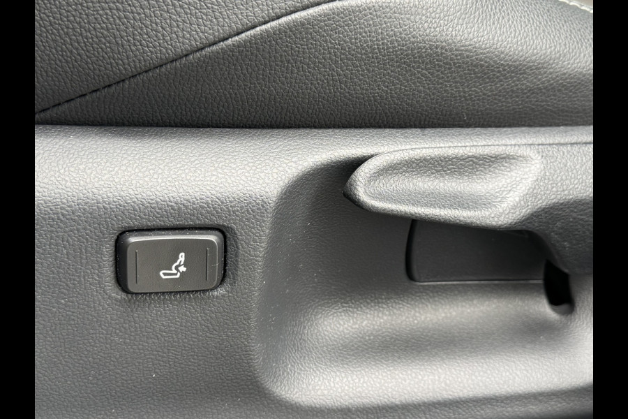 Toyota Yaris Cross 1.5 Hybrid Executive / Bi tone | Pano dak | Trekhaak | JBL | BSM | Rijklaar!!!