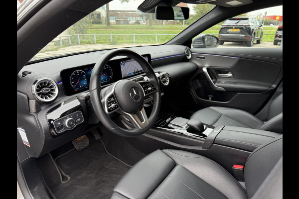 Mercedes-Benz CLA-Klasse Shooting Brake 200 Aut. Business Sol. Luxury | Navi | Camera | Sfeer Verlichting |