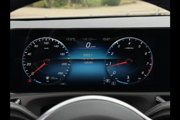 Mercedes-Benz CLA-Klasse Shooting Brake 200 Aut. Business Sol. Luxury | Navi | Camera | Sfeer Verlichting |