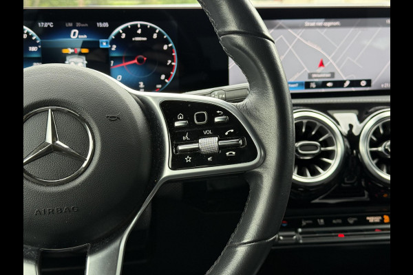 Mercedes-Benz CLA-Klasse Shooting Brake 200 Aut. Business Sol. Luxury | Navi | Camera | Sfeer Verlichting |