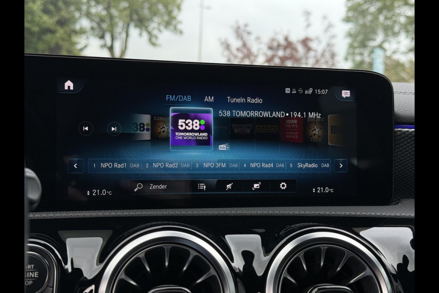 Mercedes-Benz CLA-Klasse Shooting Brake 200 Aut. Business Sol. Luxury | Navi | Camera | Sfeer Verlichting |