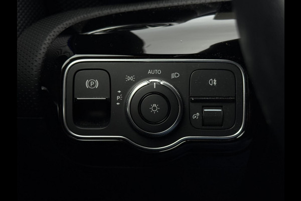 Mercedes-Benz CLA-Klasse Shooting Brake 200 Aut. Business Sol. Luxury | Navi | Camera | Sfeer Verlichting |