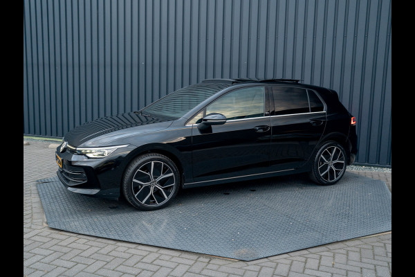 Volkswagen Golf 1.5 eTSI 50 Jaar Edition | Panodak | Stoelgeheugen | Trekhaak Elk. Wegkl. | Harman/ Kardon | Prijs Rijklaar!!