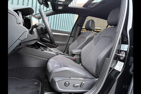 Volkswagen Golf 1.5 eTSI 50 Jaar Edition | Panodak | Stoelgeheugen | Trekhaak Elk. Wegkl. | Harman/ Kardon | Prijs Rijklaar!!