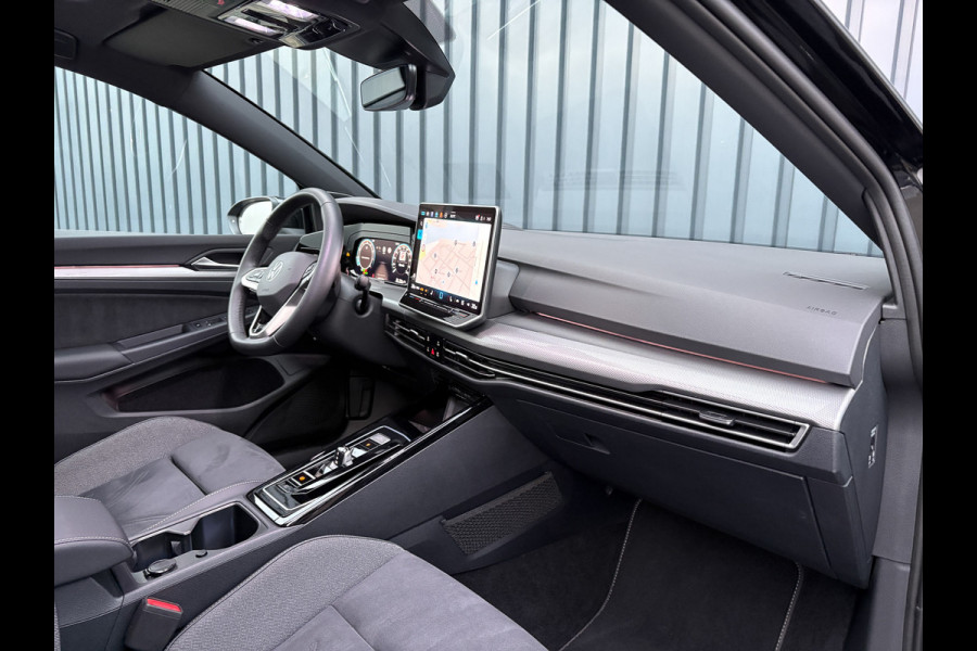 Volkswagen Golf 1.5 eTSI 50 Jaar Edition | Panodak | Stoelgeheugen | Trekhaak Elk. Wegkl. | Harman/ Kardon | Prijs Rijklaar!!