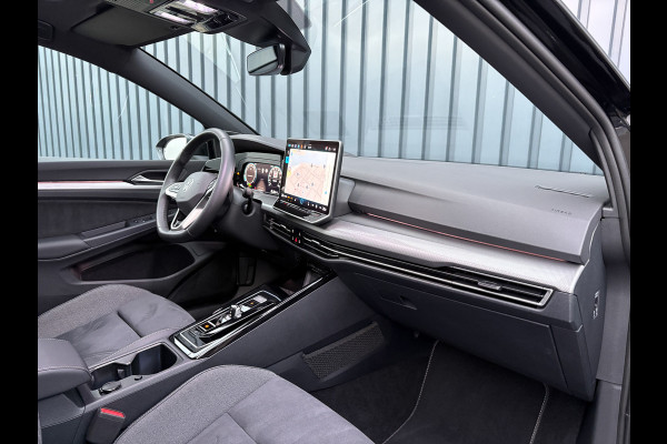 Volkswagen Golf 1.5 eTSI 50 Jaar Edition | Panodak | Stoelgeheugen | Trekhaak Elk. Wegkl. | Harman/ Kardon | Prijs Rijklaar!!