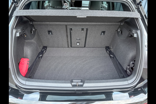 Volkswagen Golf 1.5 eTSI 50 Jaar Edition | Panodak | Stoelgeheugen | Trekhaak Elk. Wegkl. | Harman/ Kardon | Prijs Rijklaar!!