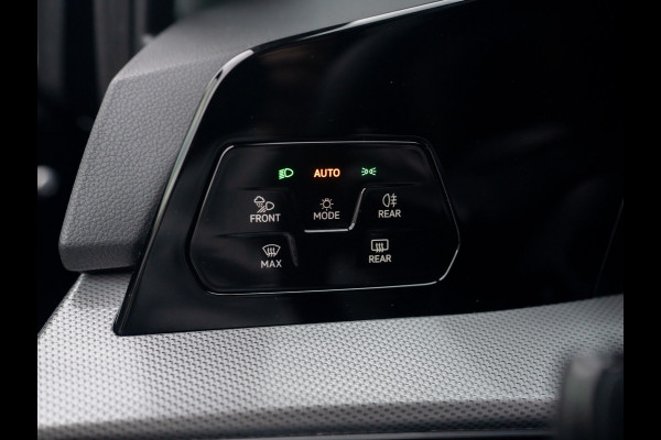 Volkswagen Golf 1.5 eTSI 50 Jaar Edition | Panodak | Stoelgeheugen | Trekhaak Elk. Wegkl. | Harman/ Kardon | Prijs Rijklaar!!