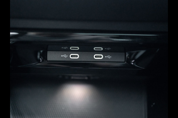 Volkswagen Golf 1.5 eTSI 50 Jaar Edition | Panodak | Stoelgeheugen | Trekhaak Elk. Wegkl. | Harman/ Kardon | Prijs Rijklaar!!