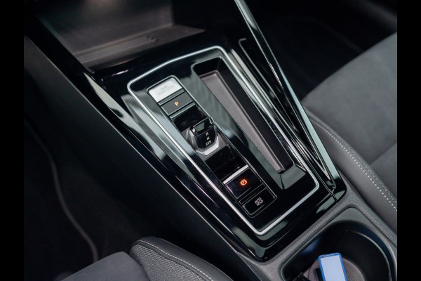 Volkswagen Golf 1.5 eTSI 50 Jaar Edition | Panodak | Stoelgeheugen | Trekhaak Elk. Wegkl. | Harman/ Kardon | Prijs Rijklaar!!