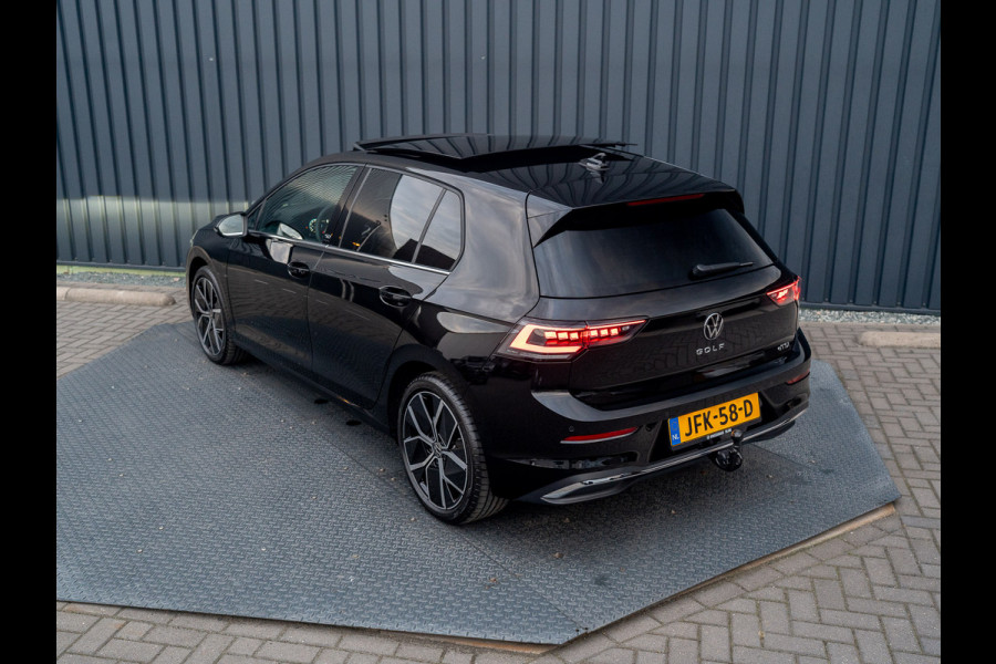 Volkswagen Golf 1.5 eTSI 50 Jaar Edition | Panodak | Stoelgeheugen | Trekhaak Elk. Wegkl. | Harman/ Kardon | Prijs Rijklaar!!