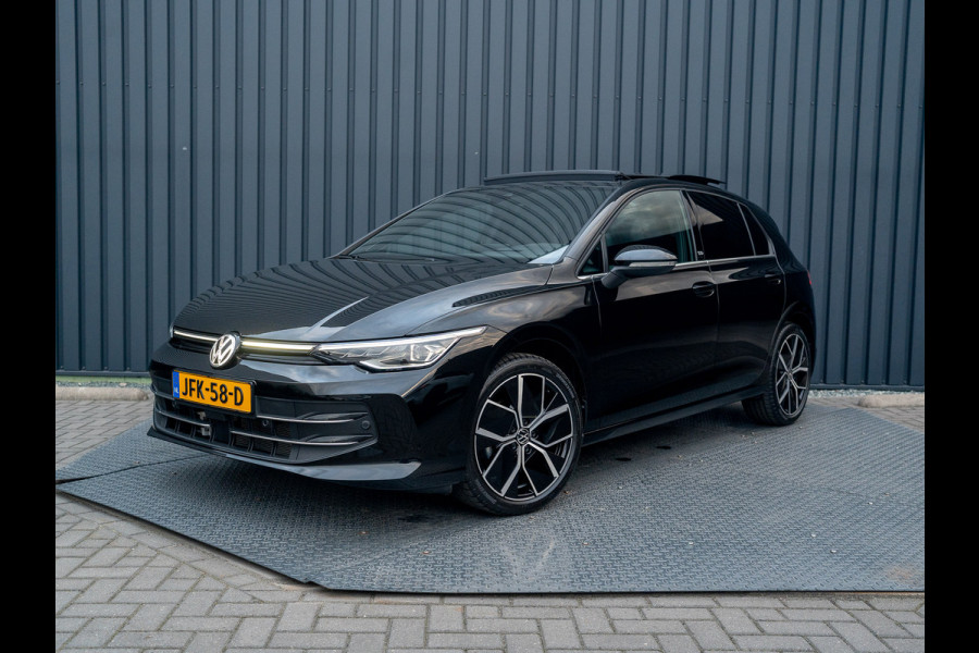 Volkswagen Golf 1.5 eTSI 50 Jaar Edition | Panodak | Stoelgeheugen | Trekhaak Elk. Wegkl. | Harman/ Kardon | Prijs Rijklaar!!