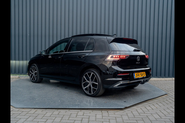 Volkswagen Golf 1.5 eTSI 50 Jaar Edition | Panodak | Stoelgeheugen | Trekhaak Elk. Wegkl. | Harman/ Kardon | Prijs Rijklaar!!