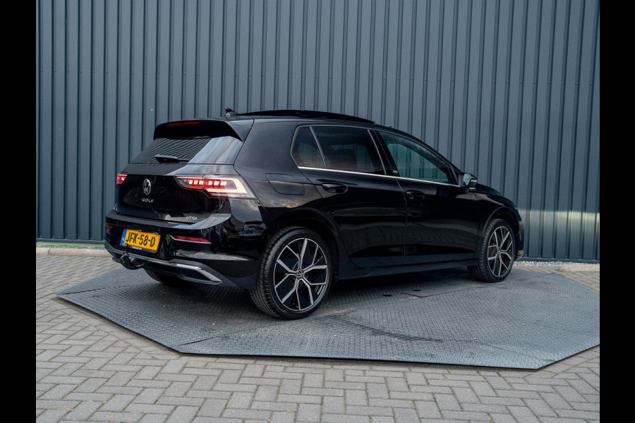 Volkswagen Golf 1.5 eTSI 50 Jaar Edition | Panodak | Stoelgeheugen | Trekhaak Elk. Wegkl. | Harman/ Kardon | Prijs Rijklaar!!