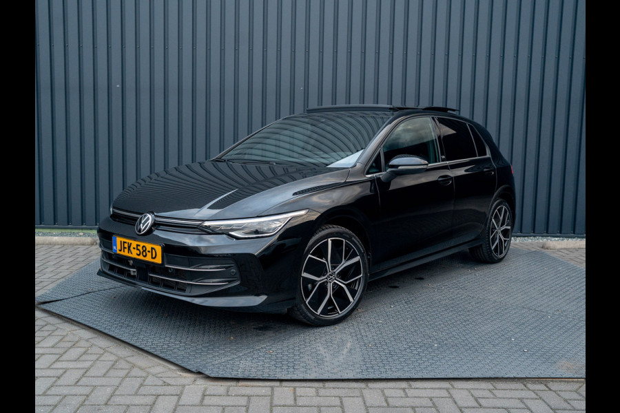 Volkswagen Golf 1.5 eTSI 50 Jaar Edition | Panodak | Stoelgeheugen | Trekhaak Elk. Wegkl. | Harman/ Kardon | Prijs Rijklaar!!