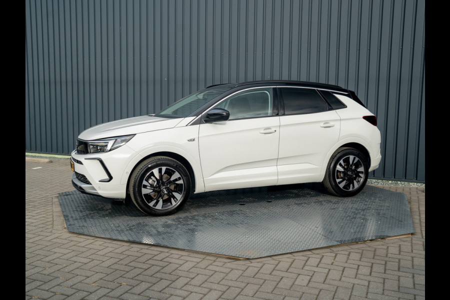 Opel Grandland 1.2 Turbo 130Pk Aut. Ultimate | Keyless | Elk. A-klep | Stoel & Stuur verw. | Camera | Prijs Rijklaar!!