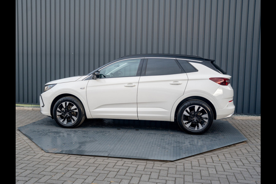 Opel Grandland 1.2 Turbo 130Pk Aut. Ultimate | Keyless | Elk. A-klep | Stoel & Stuur verw. | Camera | Prijs Rijklaar!!
