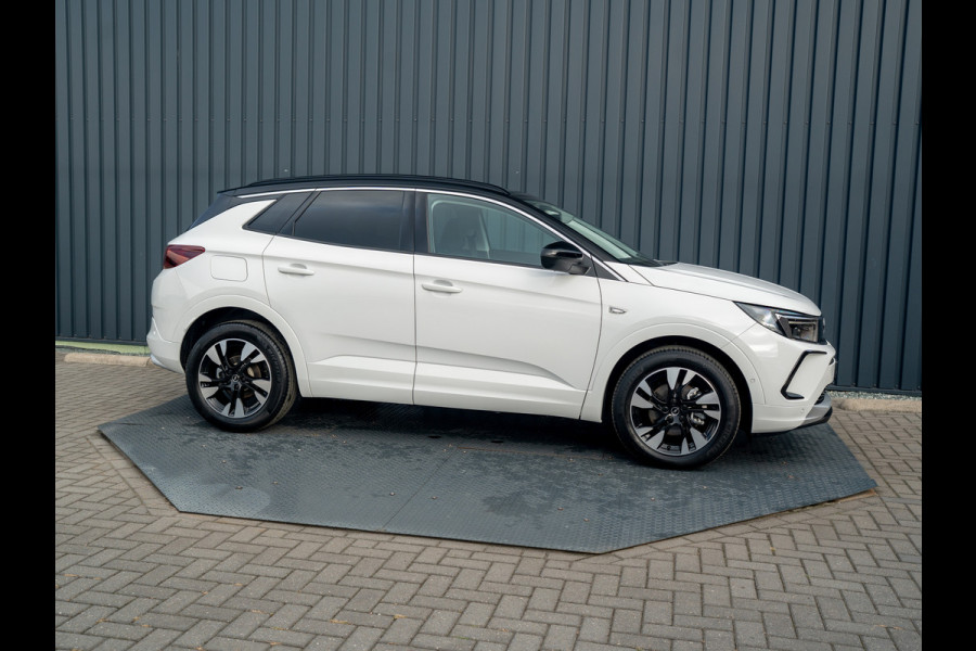 Opel Grandland 1.2 Turbo 130Pk Aut. Ultimate | Keyless | Elk. A-klep | Stoel & Stuur verw. | Camera | Prijs Rijklaar!!