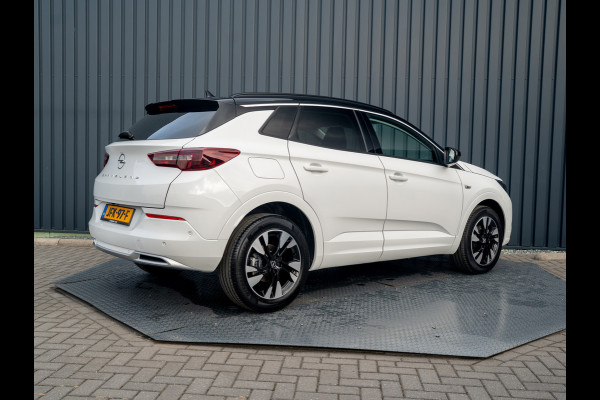 Opel Grandland 1.2 Turbo 130Pk Aut. Ultimate | Keyless | Elk. A-klep | Stoel & Stuur verw. | Camera | Prijs Rijklaar!!