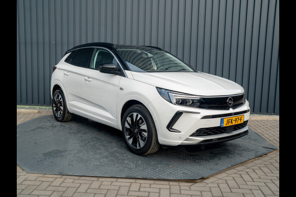 Opel Grandland 1.2 Turbo 130Pk Aut. Ultimate | Keyless | Elk. A-klep | Stoel & Stuur verw. | Camera | Prijs Rijklaar!!