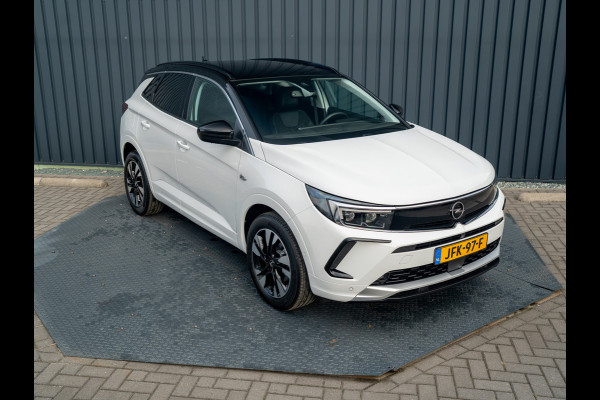 Opel Grandland 1.2 Turbo 130Pk Aut. Ultimate | Keyless | Elk. A-klep | Stoel & Stuur verw. | Camera | Prijs Rijklaar!!