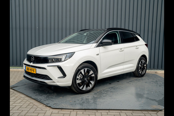 Opel Grandland 1.2 Turbo 130Pk Aut. Ultimate | Keyless | Elk. A-klep | Stoel & Stuur verw. | Camera | Prijs Rijklaar!!