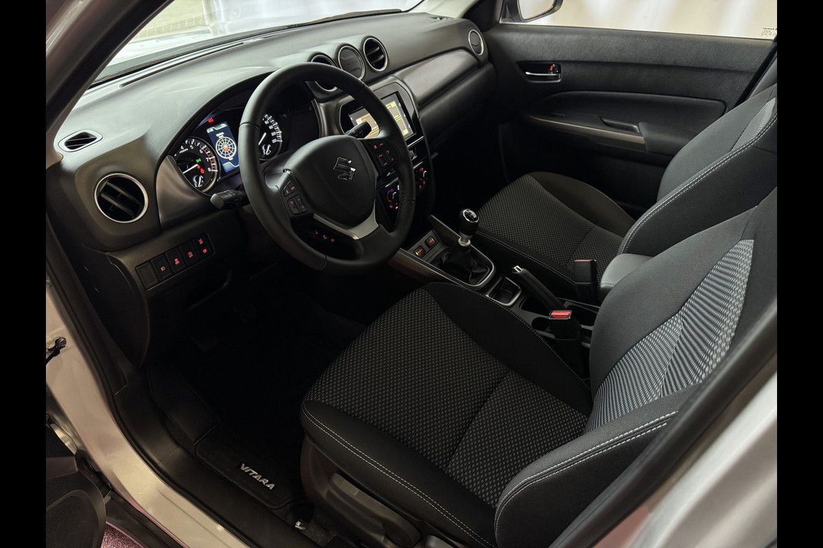 Suzuki Vitara 1.4 HYBRID SELECT SMART HYBRID CARPLAY NAVI CAMERA STOELVERW. 07/2025 Suzuki Vitara 1.4 HYBRID SELECT SMART HYBRID CARPLAY NAVI CAMERA STOELVERW. 07/2025