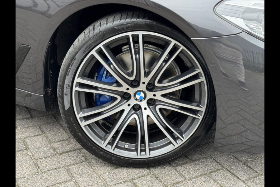 BMW 5 Serie Sedan 530i High Executive M Sport Pakket Automaat / Navigatie Professional / Schuif-/kanteldak / Harman Kardon / Comfortstoelen / Soft Close / Head-Up Display / 20 Inch / Leder / Active Steering