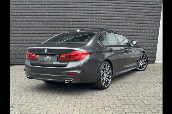 BMW 5 Serie Sedan 530i High Executive M Sport Pakket Automaat / Navigatie Professional / Schuif-/kanteldak / Harman Kardon / Comfortstoelen / Soft Close / Head-Up Display / 20 Inch / Leder / Active Steering
