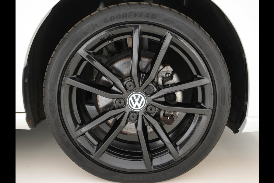 Volkswagen e-Golf E-DITION {SOH-87%} (INCL-BTW) *LUXURY-LEATHER | DIGI-COCKPIT | FULL-LED | ADAPTIVE-CRUISE | DYNAUDIO | NAVI-FULLMAP | CAMERA | DAB+ | HEATED-SPORTSEATS | CCS-FASTLOADER | ECC | PRIVACY-GLASS | PDC | 18''ALU*