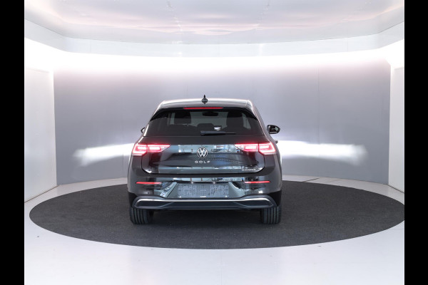 Volkswagen Golf 1.5 eHybrid Style Edition 204PK PHEV | Navigatie | Matrix koplampen | 18"LM velgen | Head up Display |