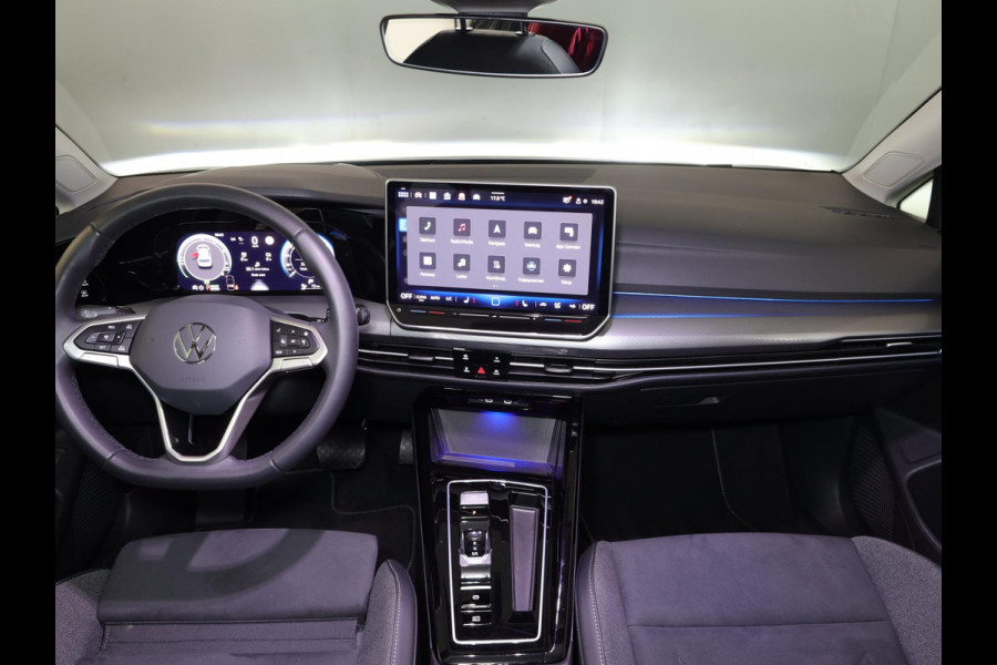 Volkswagen Golf 1.5 eHybrid Style Edition 204PK PHEV | Navigatie | Matrix koplampen | 18"LM velgen | Head up Display |