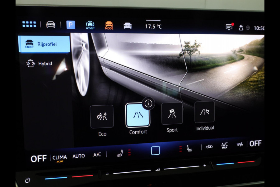 Volkswagen Golf 1.5 eHybrid Style Edition 204PK PHEV | Navigatie | Matrix koplampen | 18"LM velgen | Head up Display |