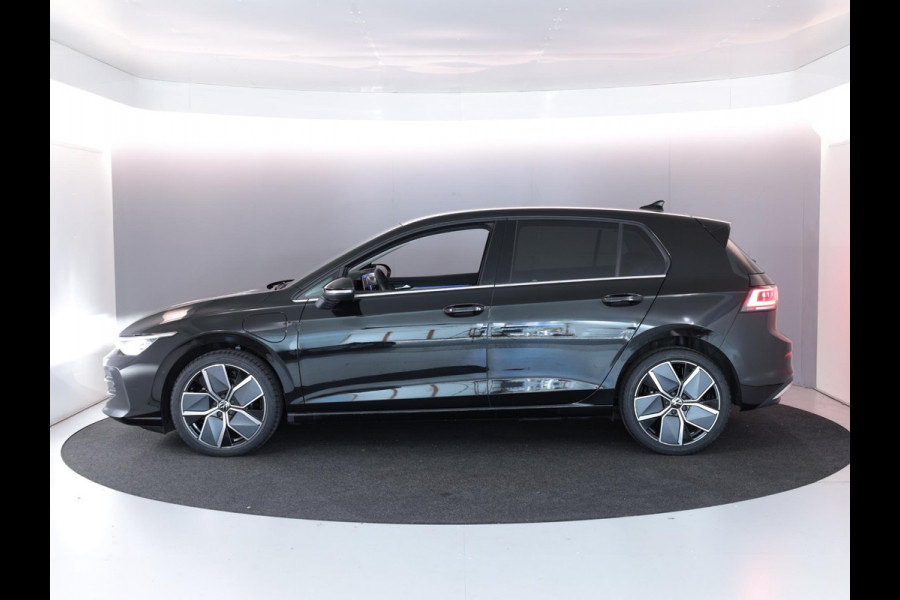 Volkswagen Golf 1.5 eHybrid Style Edition 204PK PHEV | Navigatie | Matrix koplampen | 18"LM velgen | Head up Display |