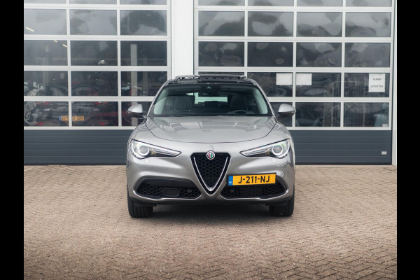 Alfa Romeo Stelvio 2.0 Turbo Aut. AWD 200pk Super | Schuif/Kantel dak | Trekhaak | Leder | Navi | Elek. Stoelen Alfa Romeo Stelvio 2.0 Turbo Aut. AWD 200pk Super | Schuif/Kantel dak | Trekhaak | Leder | Navi | Elek. Stoelen
