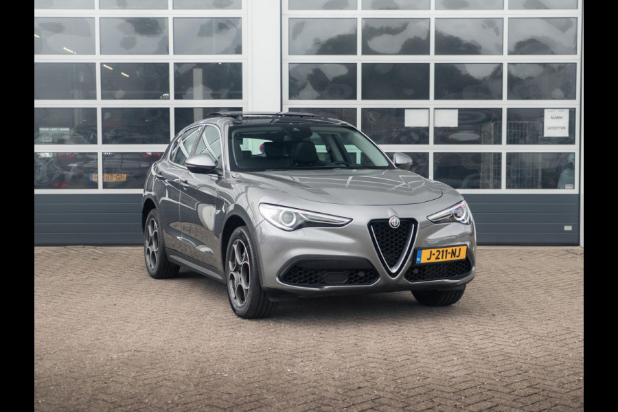 Alfa Romeo Stelvio 2.0 Turbo Aut. AWD 200pk Super | Schuif/Kantel dak | Trekhaak | Leder | Navi | Elek. Stoelen Alfa Romeo Stelvio 2.0 Turbo Aut. AWD 200pk Super | Schuif/Kantel dak | Trekhaak | Leder | Navi | Elek. Stoelen