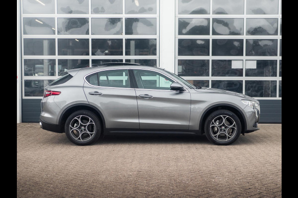 Alfa Romeo Stelvio 2.0 Turbo Aut. AWD 200pk Super | Schuif/Kantel dak | Trekhaak | Leder | Navi | Elek. Stoelen Alfa Romeo Stelvio 2.0 Turbo Aut. AWD 200pk Super | Schuif/Kantel dak | Trekhaak | Leder | Navi | Elek. Stoelen