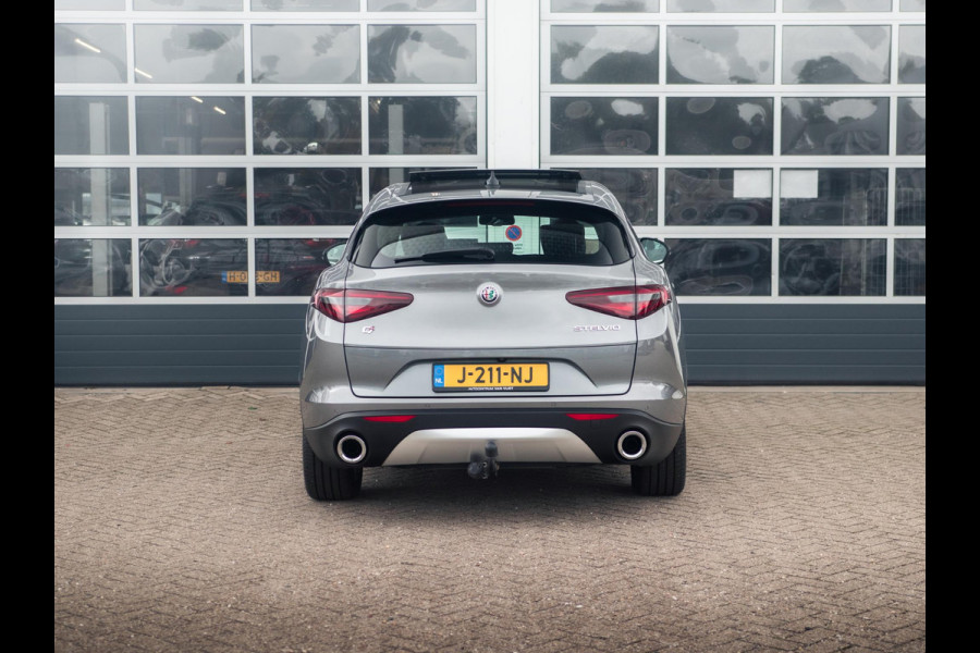 Alfa Romeo Stelvio 2.0 Turbo Aut. AWD 200pk Super | Schuif/Kantel dak | Trekhaak | Leder | Navi | Elek. Stoelen Alfa Romeo Stelvio 2.0 Turbo Aut. AWD 200pk Super | Schuif/Kantel dak | Trekhaak | Leder | Navi | Elek. Stoelen