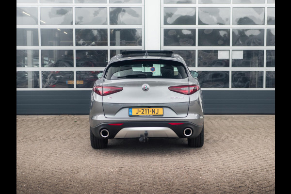 Alfa Romeo Stelvio 2.0 Turbo Aut. AWD 200pk Super | Schuif/Kantel dak | Trekhaak | Leder | Navi | Elek. Stoelen Alfa Romeo Stelvio 2.0 Turbo Aut. AWD 200pk Super | Schuif/Kantel dak | Trekhaak | Leder | Navi | Elek. Stoelen
