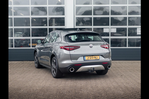 Alfa Romeo Stelvio 2.0 Turbo Aut. AWD 200pk Super | Schuif/Kantel dak | Trekhaak | Leder | Navi | Elek. Stoelen Alfa Romeo Stelvio 2.0 Turbo Aut. AWD 200pk Super | Schuif/Kantel dak | Trekhaak | Leder | Navi | Elek. Stoelen