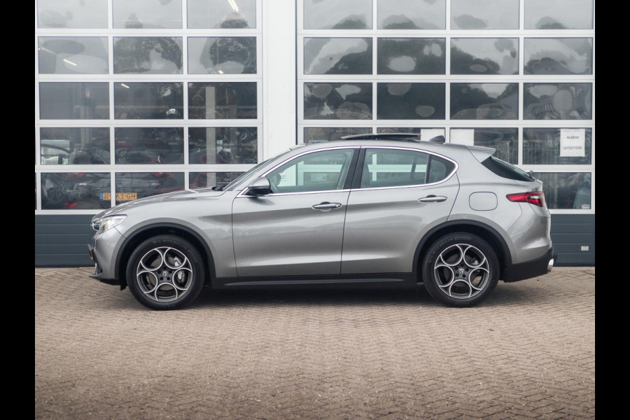Alfa Romeo Stelvio 2.0 Turbo Aut. AWD 200pk Super | Schuif/Kantel dak | Trekhaak | Leder | Navi | Elek. Stoelen Alfa Romeo Stelvio 2.0 Turbo Aut. AWD 200pk Super | Schuif/Kantel dak | Trekhaak | Leder | Navi | Elek. Stoelen